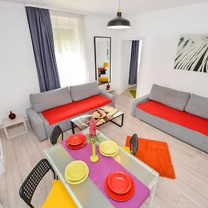 Center דירה
